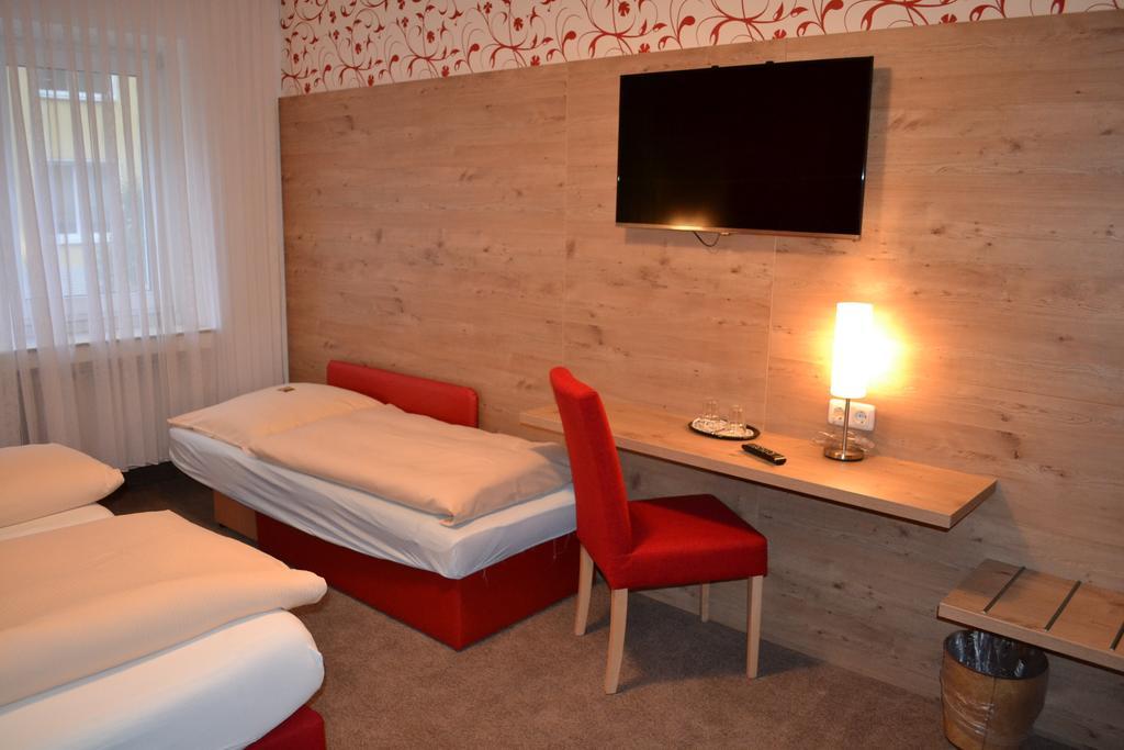 Hotel Minerva Garni Dusseldorf Exterior photo